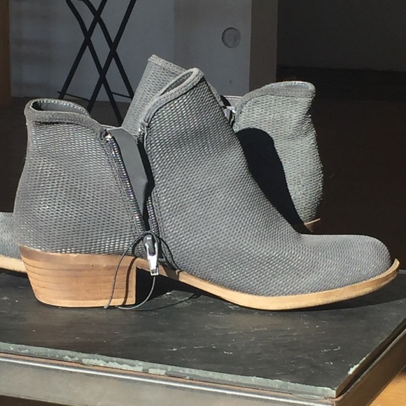 Kensie Geronna Gray Leather booties - Picture 6 of 7